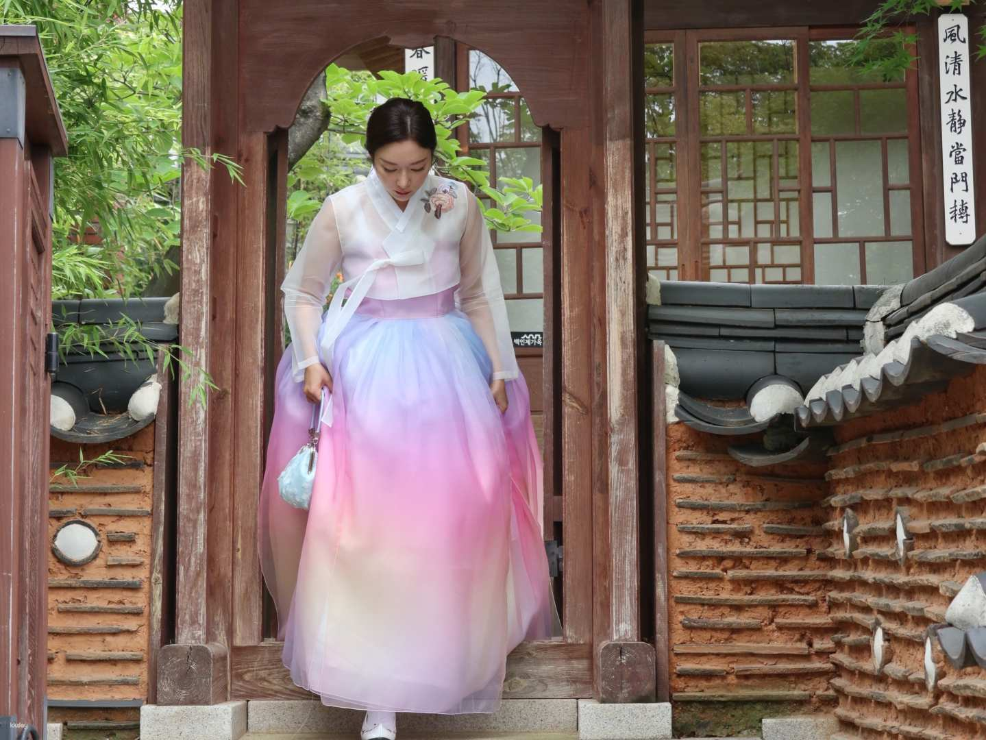 (Hanbok rental & Outdoor Photo shoot) Princess Hanbok - Gyeongbokgung, Changdeokgung & Bukchon Hanok Village - Photo 1 of 10